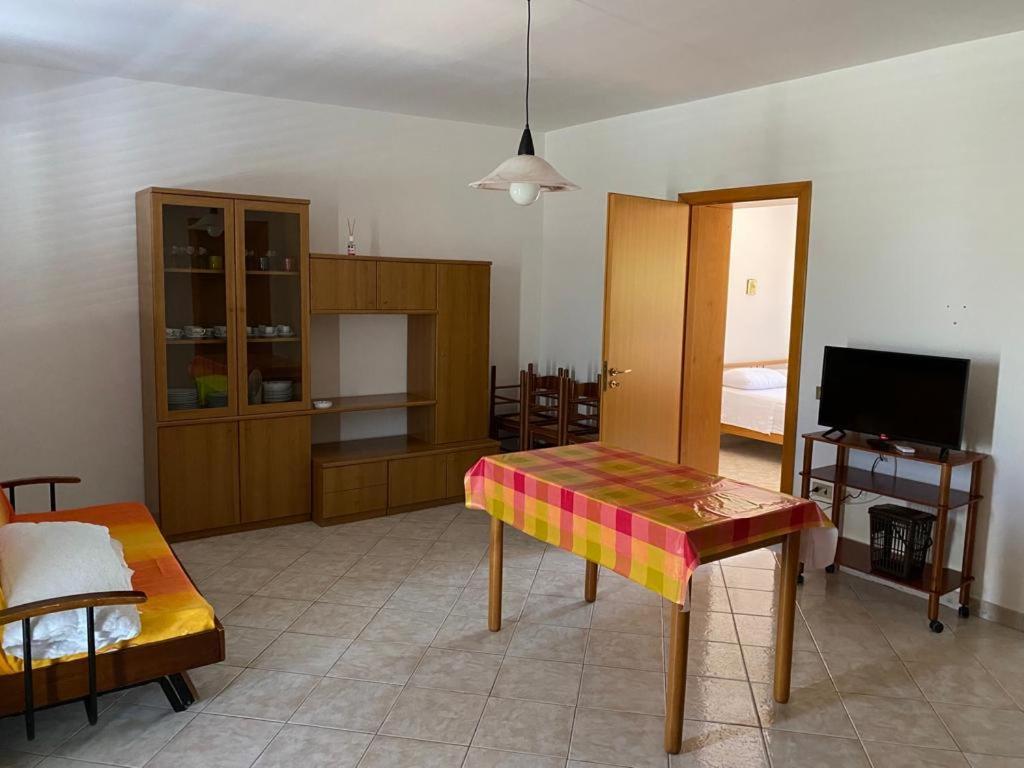 Casa Vacanze Foce Varano Appartement Buitenkant foto