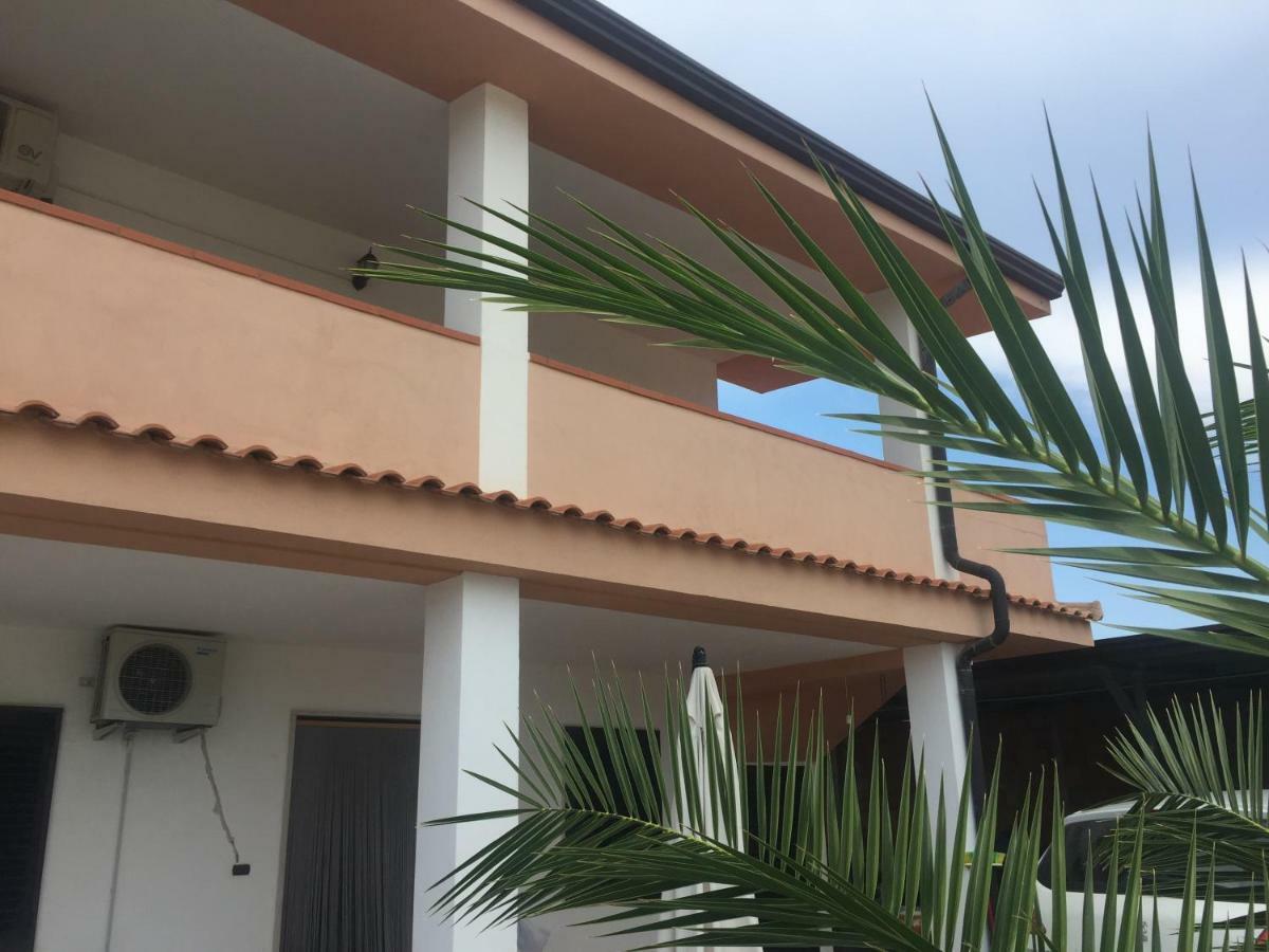 Casa Vacanze Foce Varano Appartement Buitenkant foto